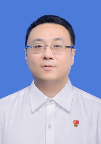 雷宇.jpg