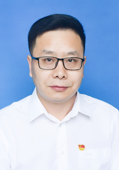 张铁红.jpg