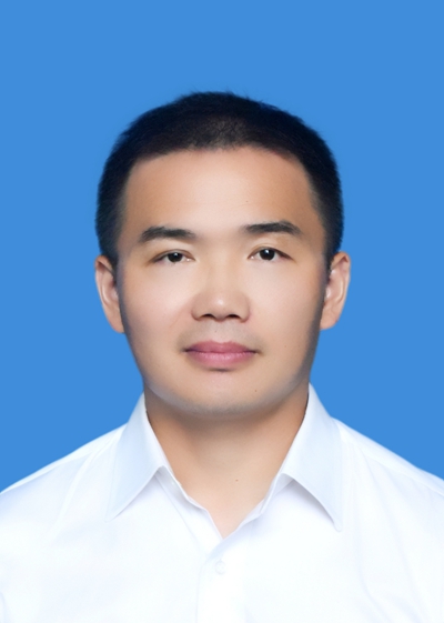 杨巍.jpg