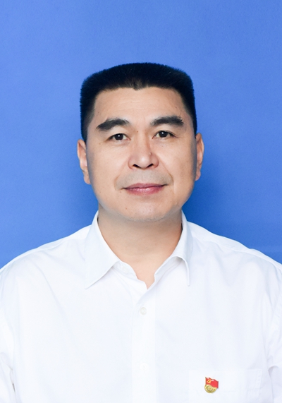 胡庆洪.jpg
