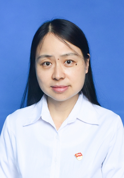丁芳.jpg