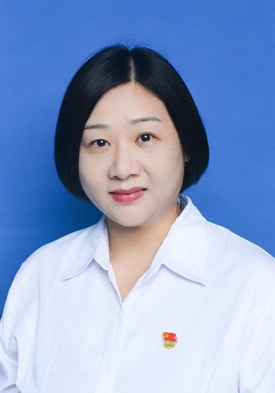 陈鸣鸣.jpg