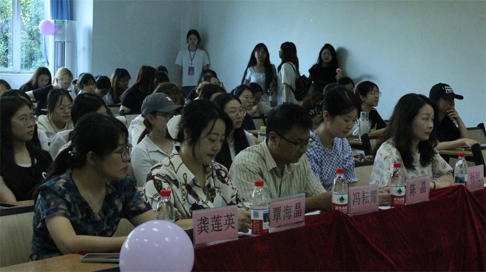 btpI_1760406822509066724.jpg 2025-2026学年暑期社会实践报告大赛决赛-出席领导.jpg