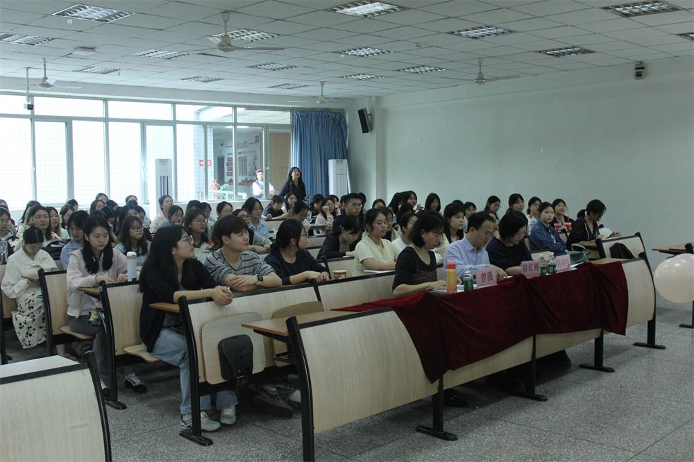 rjPi_1776910379528004652.jpg 观众.jpg