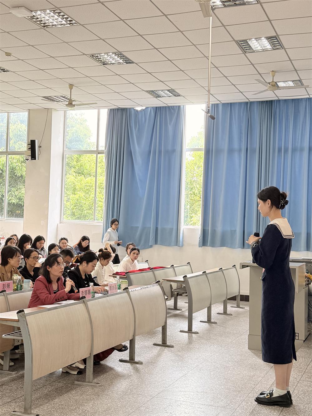 cJwy_1777365994912045094.jpg 评委提问一号选手.jpg