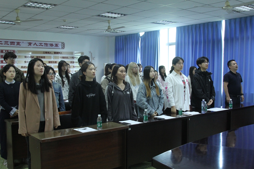 fCFM_1778038033617064111.jpg 齐唱团歌.jpg