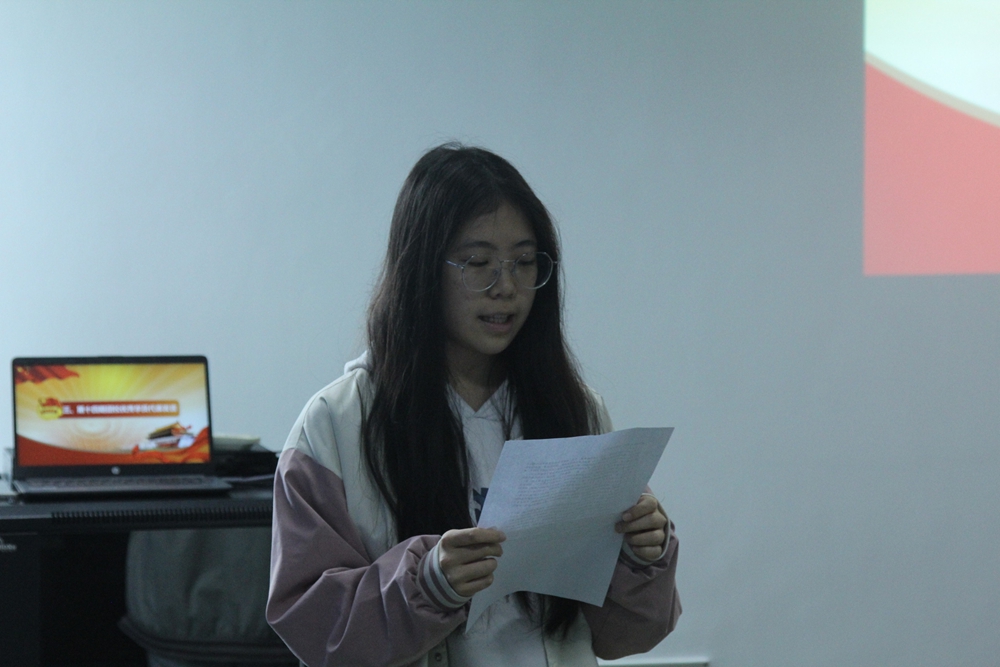 hLmW_1778038111724048632.jpg 员工代表讲话.jpg